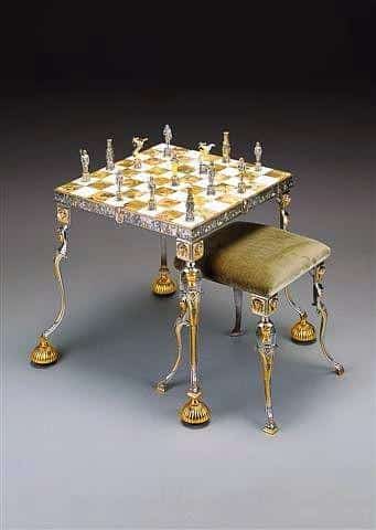 Schachensemble "Altes Ägypten" Schachtisch und Schachfiguren aus Bronze