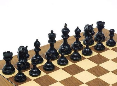 Schachensemble "Garvi" Schachbrett aus Ahorn- und Nussbaumholz