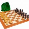 Schachensemble "Eroberung" Schachbrett aus Ahorn und Mahagoni