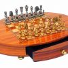 Schachensemble "Oriental Rosenholz" Schachbrett Oval aus Rosenholz Massiv & Schachfiguren aus Messing Massivf