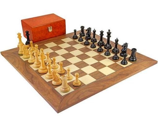 Schachensemble "Parthenon" Schachbrett aus Nussbaum- und Ahornholz