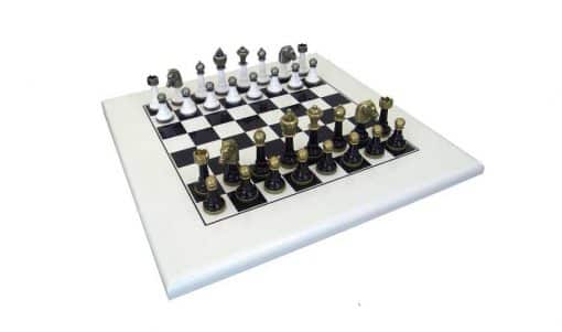 Schachensemble "Staunton Design" Schachbrett aus Holz Lackiert & Schachfiguren aus Metall Massiv Lackiert Schwarz/Weiß